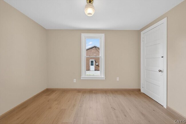 Building Photo - 423 Wendell Terrace