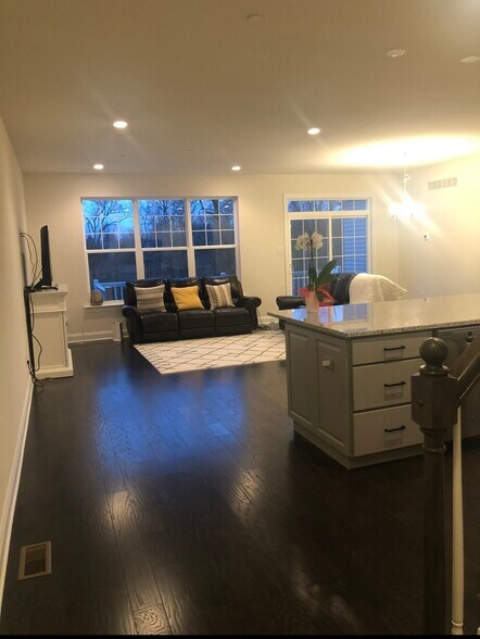 Building Photo - 314 Ridgewood Dr