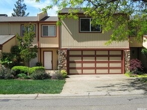 Building Photo - 3 br 2.5 bath Cameron Park Townhome