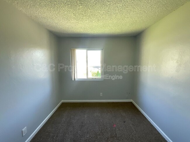 Building Photo - 292 Grecia Ct