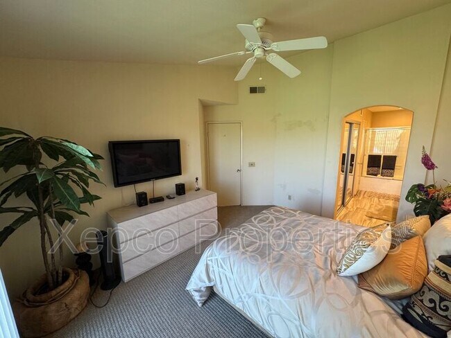 Building Photo - 38297 Crocus Ln