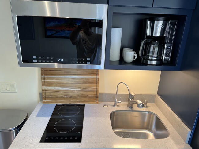 Building Photo - 1318 San Rafael Ave