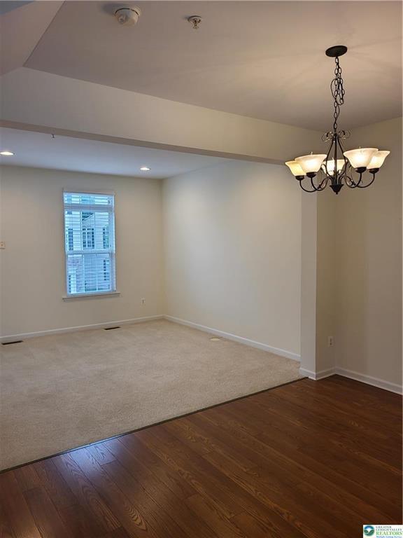 Building Photo - 1600 Oakridge Ln