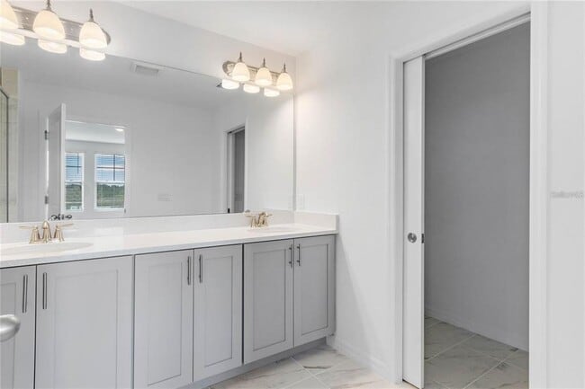 Building Photo - 1808 Sanibel Dr