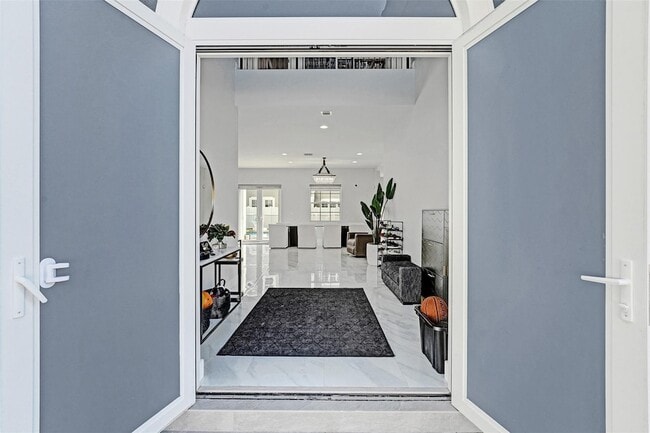 Building Photo - 3534 Forest View Cir