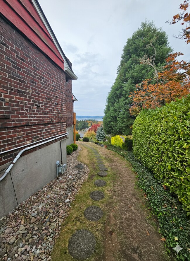 Building Photo - Spacious North Tacoma waterfront Unit with Million dollar Puget Sound Views