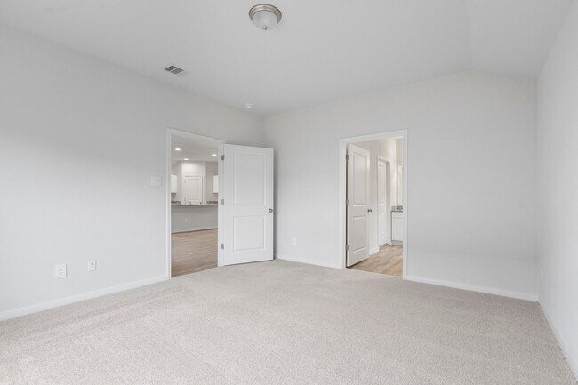 Building Photo - 102 Avalon Dr