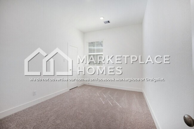 Building Photo - 406 Park Hill Ct
