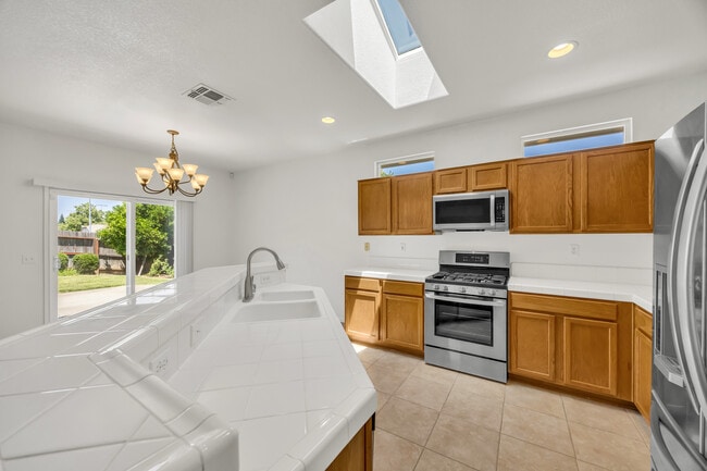 Building Photo - 9259 Crystal Falls Way