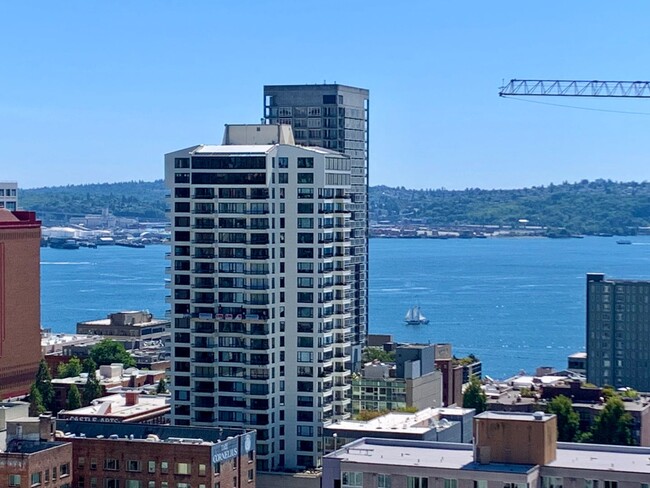 Building Photo - Insignia Condominiums ~ Belltown/South Lak...