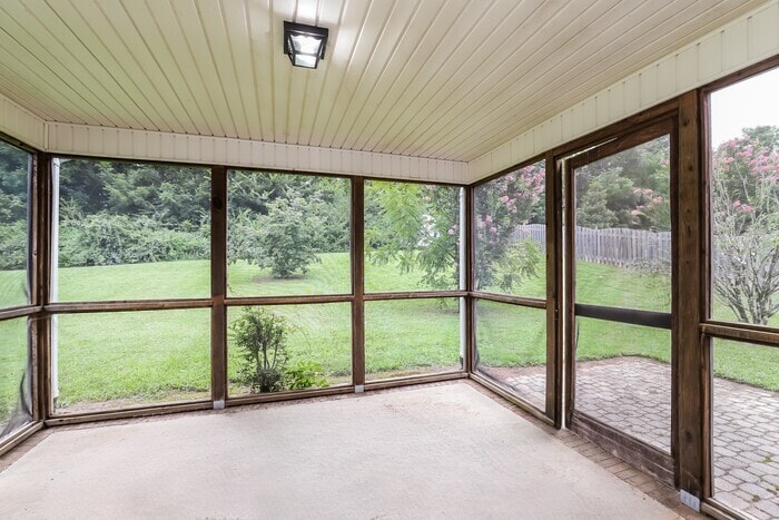 Building Photo - 146 Central Oaks Rd