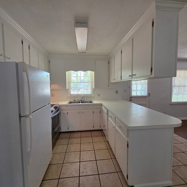 Building Photo - 2625 Partridge Dr