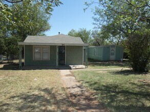Building Photo - 3 bedroom, 2 bath