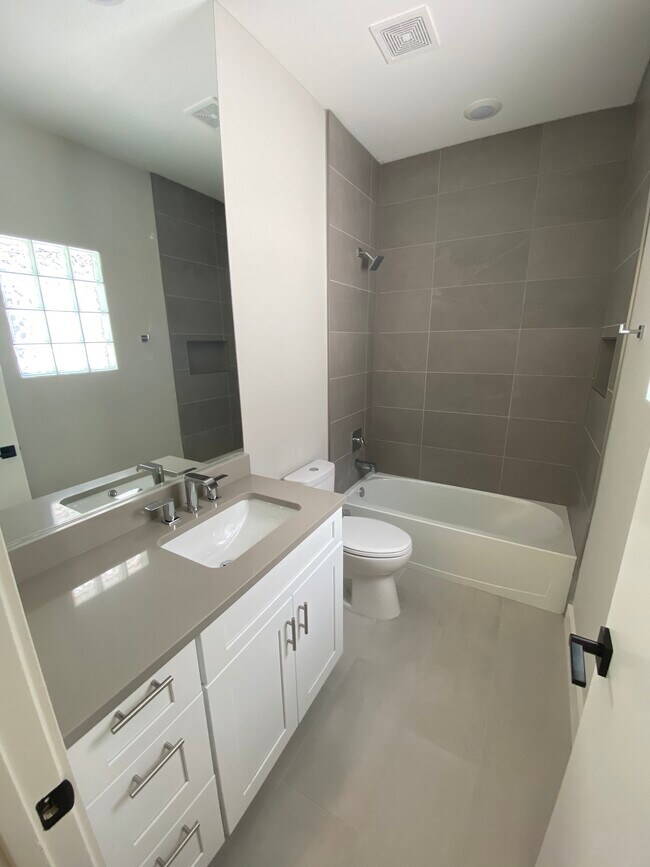 Bathroom - 266 Estates Cir