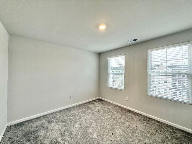 Building Photo - 1775 Night Sky Trl