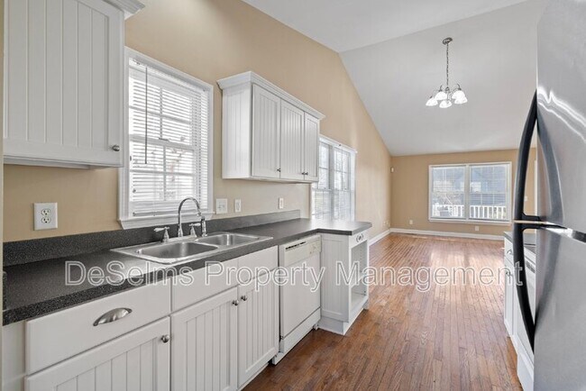 Building Photo - 508 S 12th St