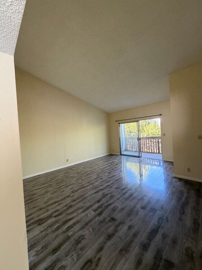 Building Photo - Beautiful Condo in Serene Montebello HOA Community – Pool, Spa & Prime Location