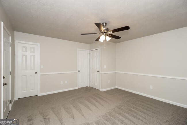 Building Photo - 413 Oak Landing Dr