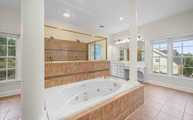 Building Photo - 27556 Paddock Trail Pl