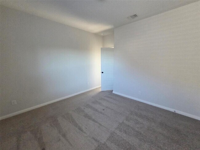 Building Photo - 221 Bauer Lp