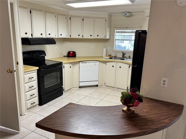 Building Photo - 5921 SW 63rd Lane Rd