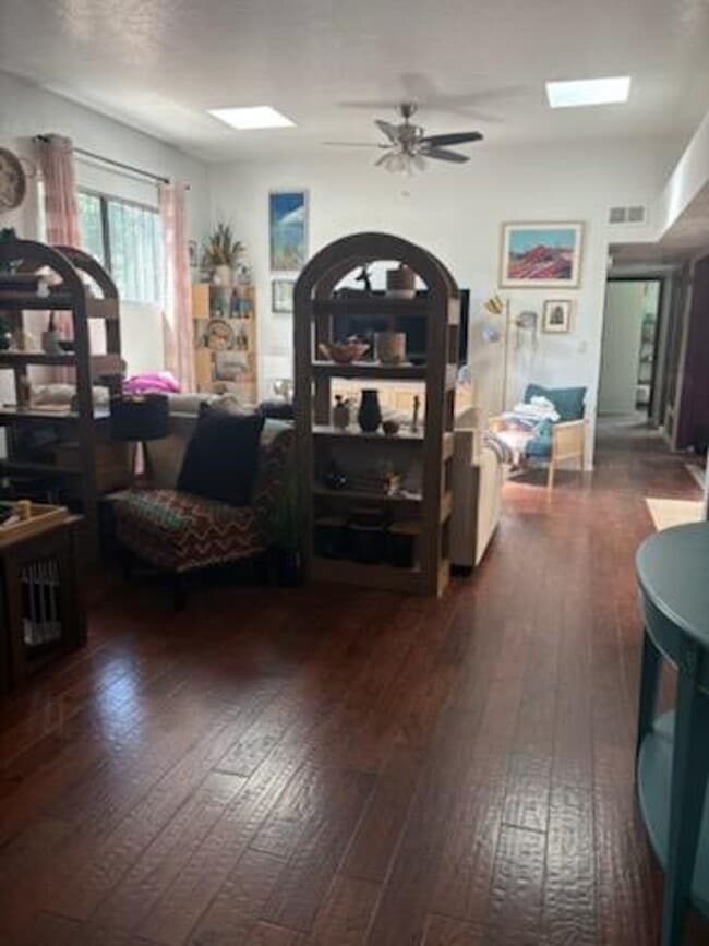 Building Photo - UNSER/LADERA 2 Bedroom  2 Bath  2 car gara...