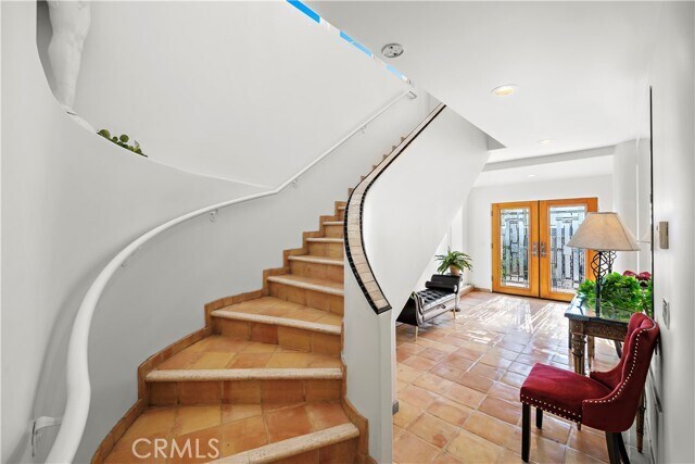 Building Photo - 1050 Skyline Dr