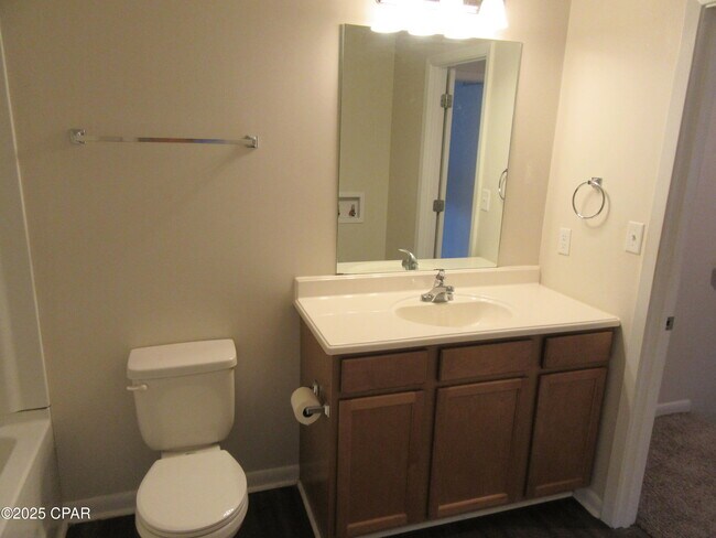 Building Photo - 2750 W 12th St