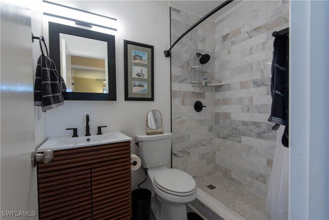 Building Photo - 3355 Royal Canadian Ter