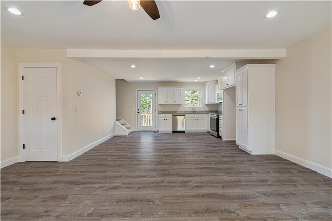 Building Photo - 230 Grand Oak Ln