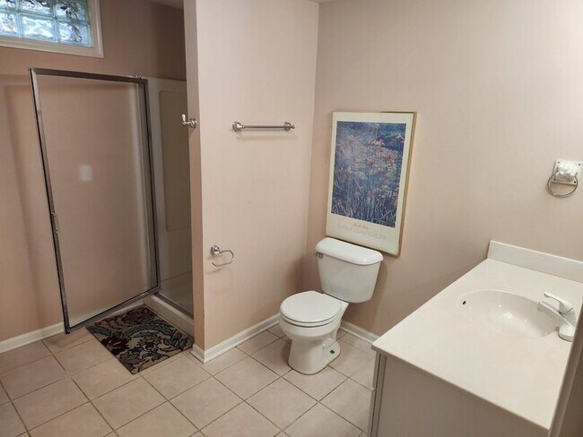 Building Photo - 13500 Sheridan Ave