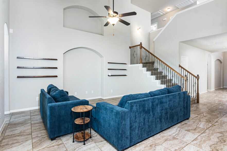Building Photo - 9870 Mulhouse Dr