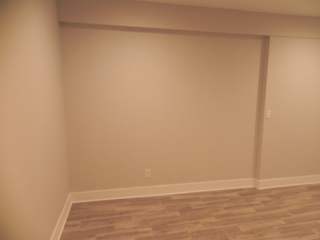 Building Photo - 58 Van Zant St