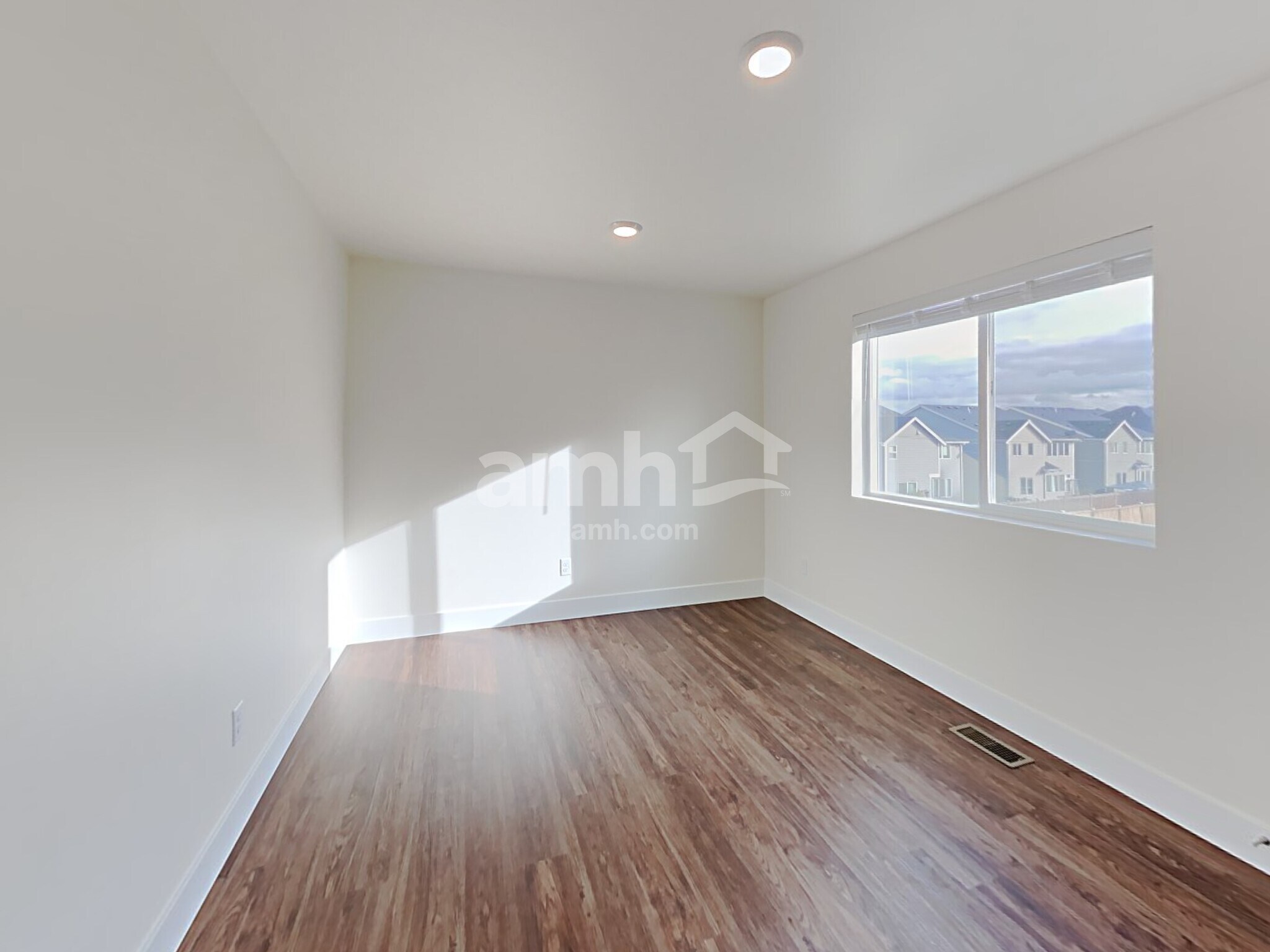 Building Photo - 19311 17th Ave Ct E