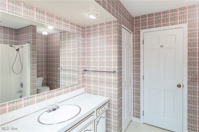 Building Photo - 37 S Cedar St