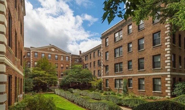 Building Photo - 66 Queensberry St