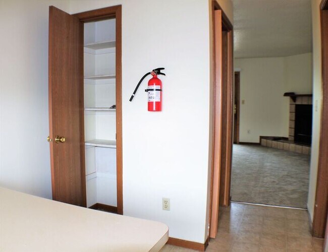 Building Photo - $1,375 | 3 Bedroom, 2.5 Bathroom Town Home...