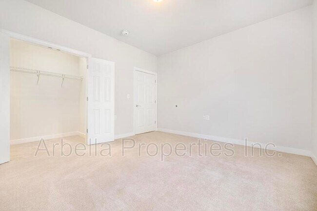 Building Photo - 211 University Pkwy