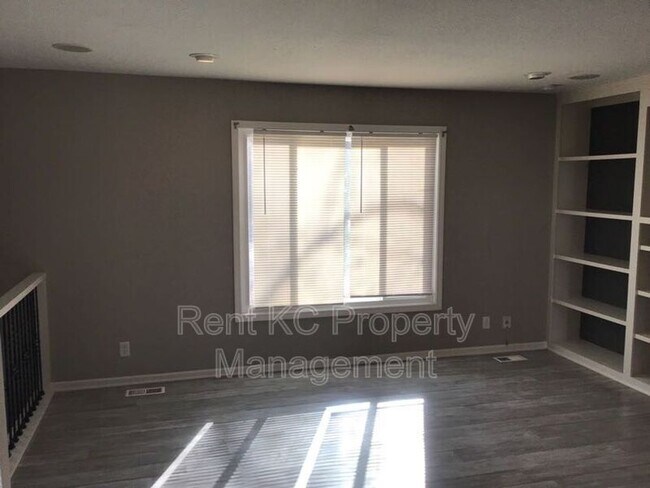 Building Photo - 9408 NW 59th Ter