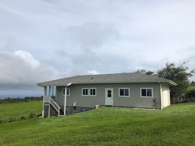 Building Photo - Gorgeous Ocean View Home. Unfurnished 1 Bed, 2 Ba, w/ 2-Car Garage on 1.145 acres