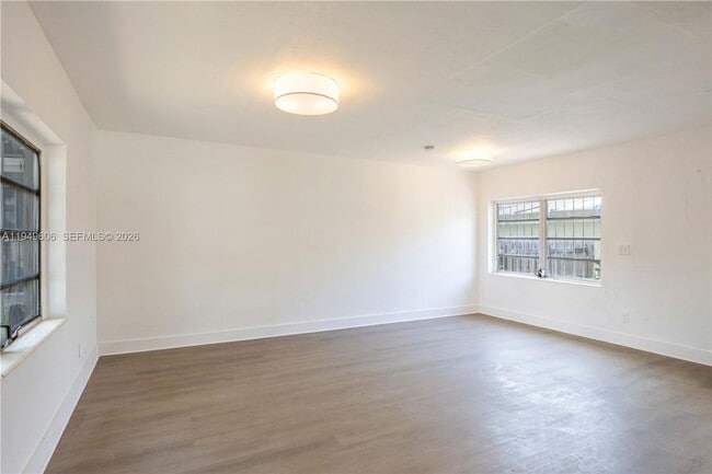 Building Photo - 8031 NW 12th Ct