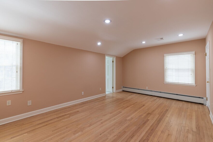 Building Photo - 42 Jefferson Ave