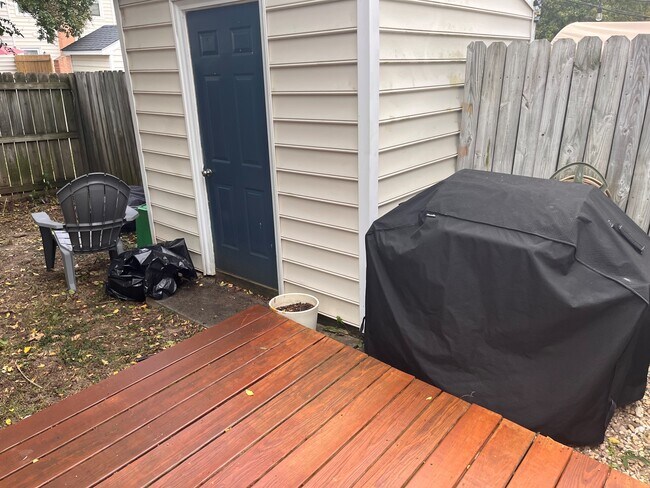 Storage shed offers additional storage - 9908 Whitney Cir