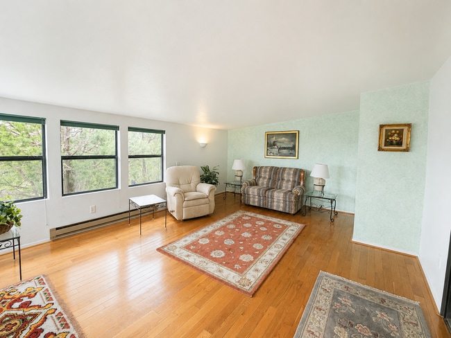Building Photo - 4925 Summit Cir