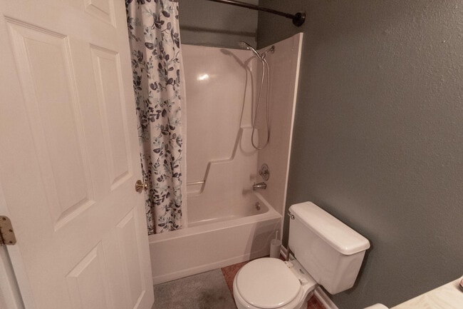 Building Photo - 106 Grn Mdws Rd