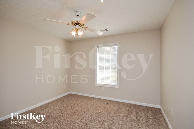 Building Photo - 240 Pebble Ridge Dr