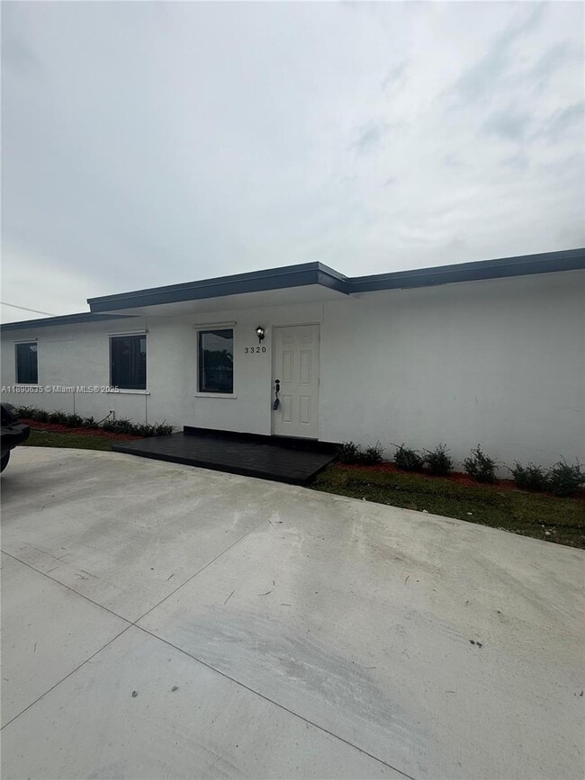 Building Photo - 3320 SW 97th Ave
