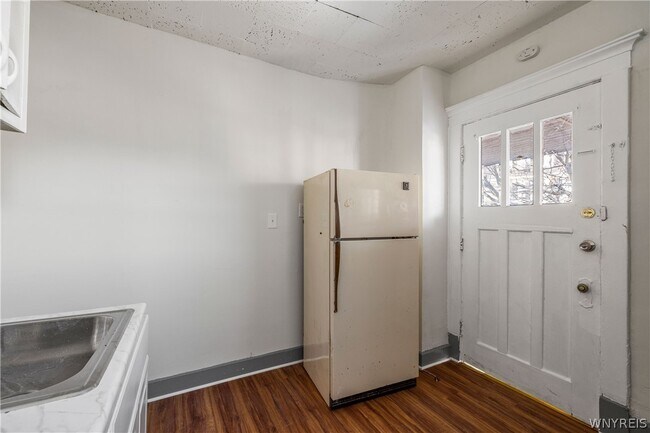 Building Photo - 109 Spaulding St