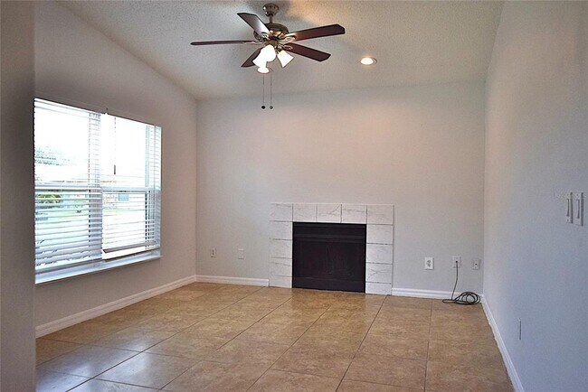 Building Photo - 1242 Mohrlake Dr