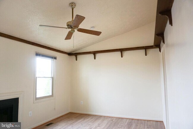 Building Photo - 9 Polk Ct